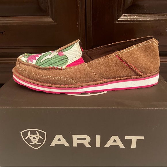 Ariat Cactus Flower Slip-On Cruisers Flat Suede Brown Loafers Sz 7 - Picture 3 of 6